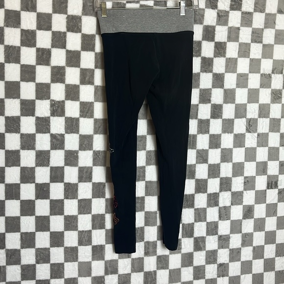 Vintage Y2K Pink Victoria secret leggings XS with rainbow rhinestones - Picture 5 of 9